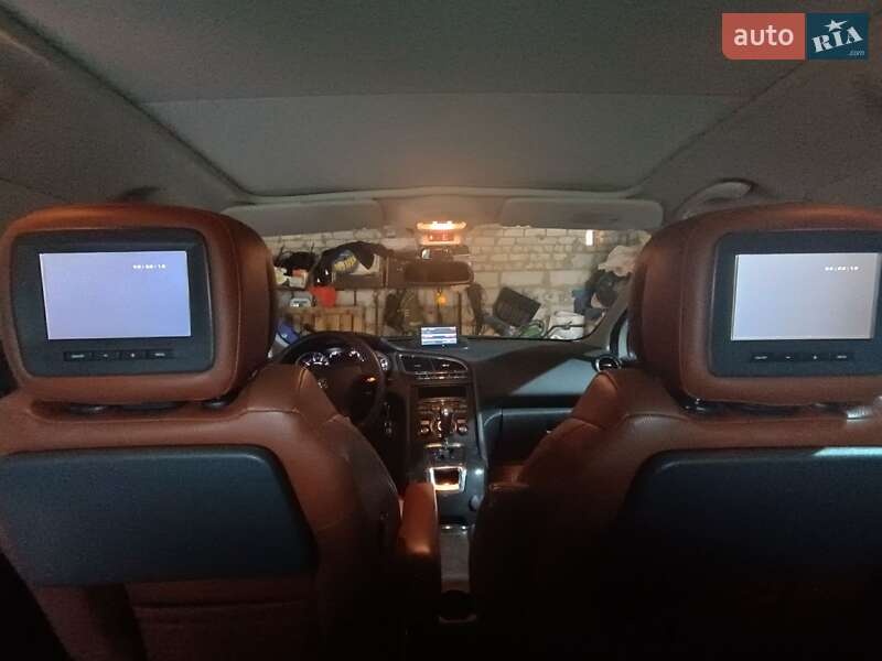 Микровэн Peugeot 5008 2011 в Светловодске