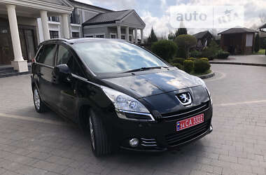 Мікровен Peugeot 5008 2012 в Стрию