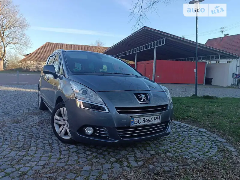 Peugeot 5008 2011
