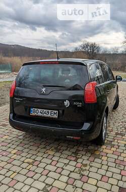 Мікровен Peugeot 5008 2013 в Ужгороді