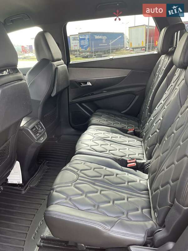 Позашляховик / Кросовер Peugeot 5008 2017 в Львові фото 30 Позашляховик / Кросовер Peugeot 5008 2017 в Львові