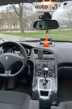 Мікровен Peugeot 5008 2012 в Миколаєві
