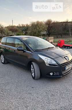 Микровэн Peugeot 5008 2010 в Запорожье