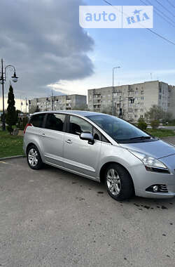 Мікровен Peugeot 5008 2010 в Ходореві