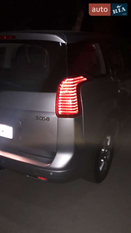 Мікровен Peugeot 5008 2013 в Гайсину