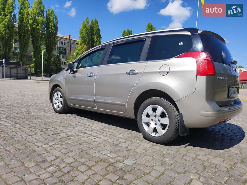 Мікровен Peugeot 5008 2013 в Кам'янець-Подільському