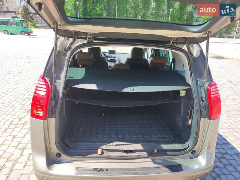 Мікровен Peugeot 5008 2013 в Кам'янець-Подільському