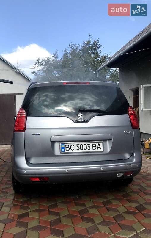 Микровэн Peugeot 5008 2015 в Львове