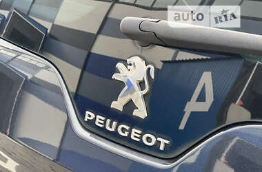 Микровэн Peugeot 5008 2015 в Ровно