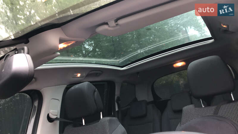 Мікровен Peugeot 5008 2011 в Києві