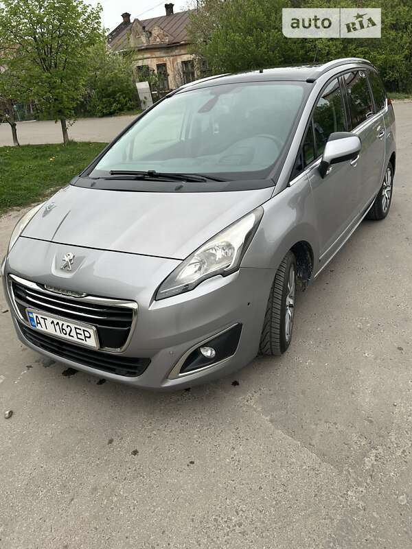 Микровэн Peugeot 5008 2015 в Калуше