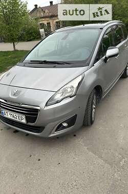 Микровэн Peugeot 5008 2015 в Калуше