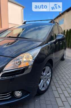 Мікровен Peugeot 5008 2011 в Стрию