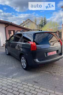 Мікровен Peugeot 5008 2011 в Стрию