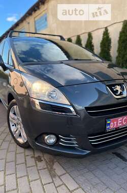 Мікровен Peugeot 5008 2011 в Стрию