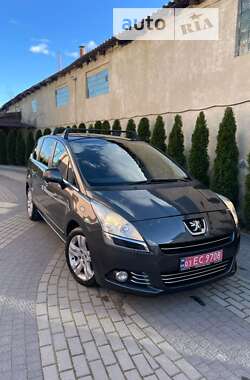 Мікровен Peugeot 5008 2011 в Стрию