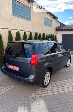 Мікровен Peugeot 5008 2011 в Стрию