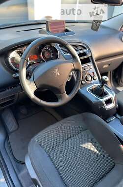 Микровэн Peugeot 5008 2011 в Стрые