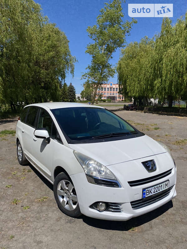 Мікровен Peugeot 5008 2011 в Млиніві