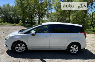 Мікровен Peugeot 5008 2011 в Млиніві