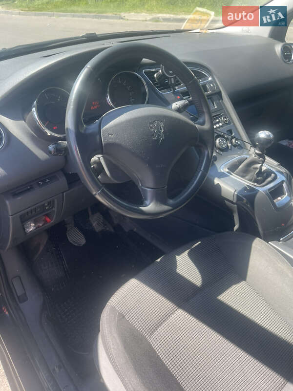 Микровэн Peugeot 5008 2012 в Львове