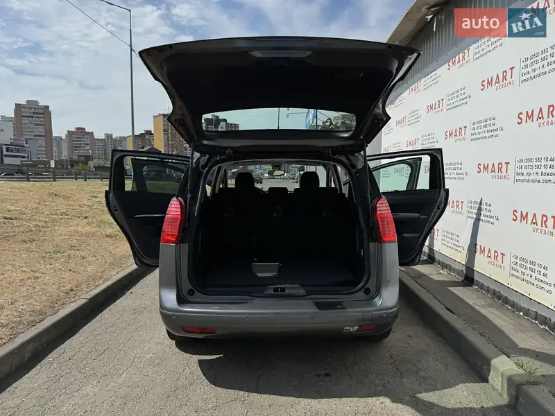 Микровэн Peugeot 5008 2011 в 
