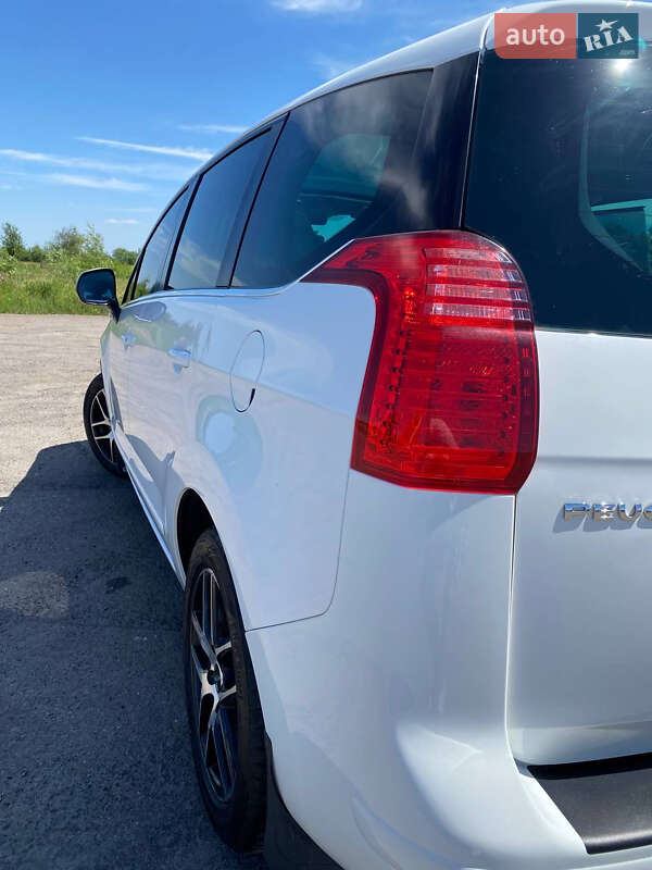 Микровэн Peugeot 5008 2013 в Львове