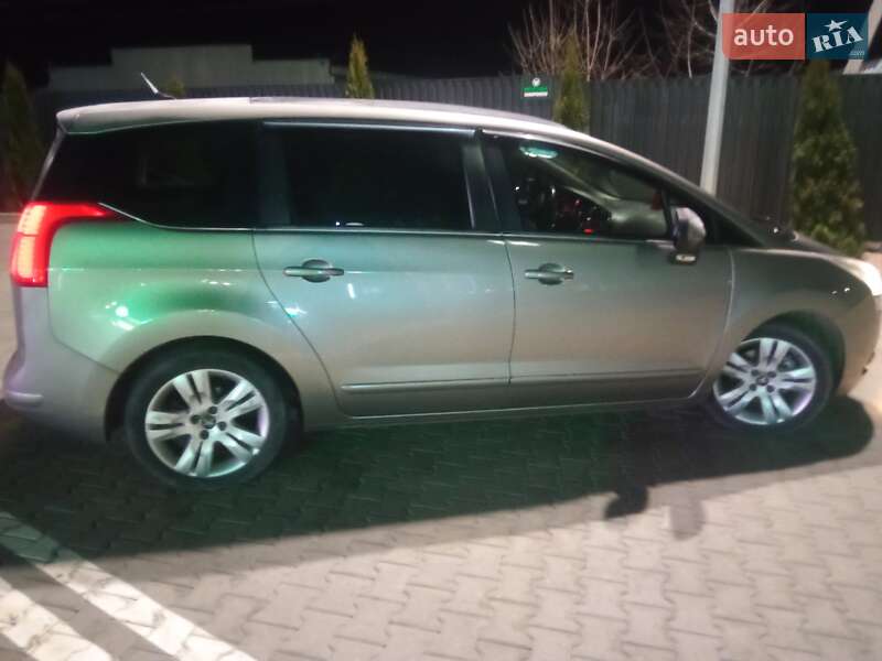 Микровэн Peugeot 5008 2011 в Тернополе