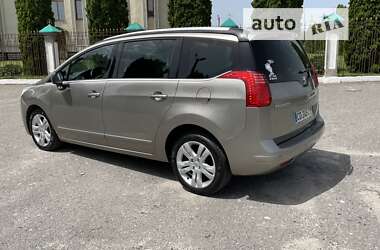 Мікровен Peugeot 5008 2013 в Дубні