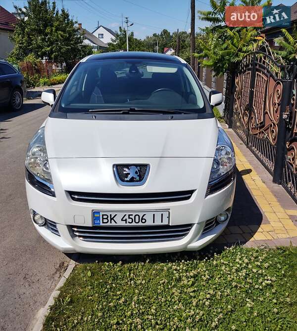 Микровэн Peugeot 5008 2010 в Костополе