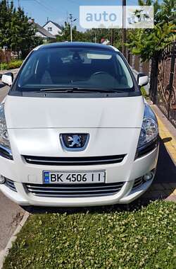 Мікровен Peugeot 5008 2010 в Дубні