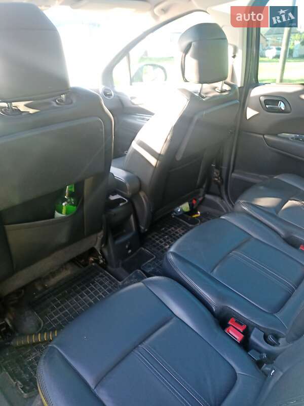 Микровэн Peugeot 5008 2009 в Сумах