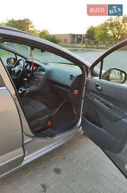 Микровэн Peugeot 5008 2011 в 