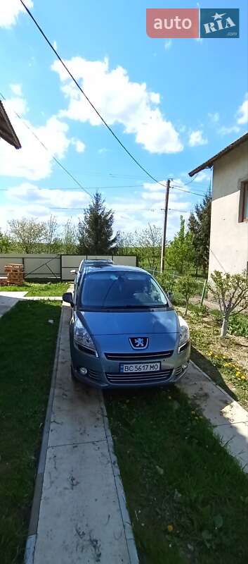 Мікровен Peugeot 5008 2009 в Стрию