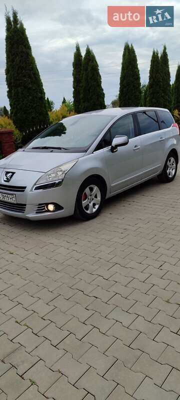 Мікровен Peugeot 5008 2013 в Самборі