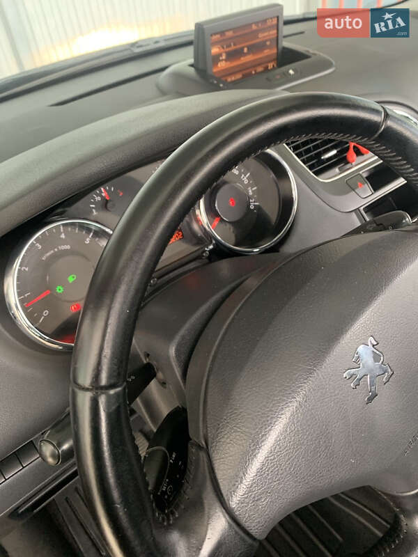Мікровен Peugeot 5008 2011 в Шепетівці