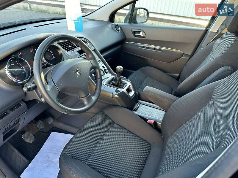 Мікровен Peugeot 5008 2011 в Рожище