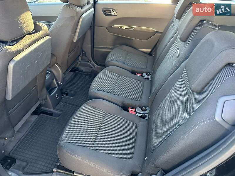 Мікровен Peugeot 5008 2011 в Рожище