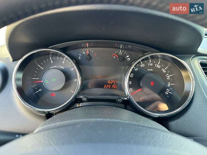 Мікровен Peugeot 5008 2011 в Рожище