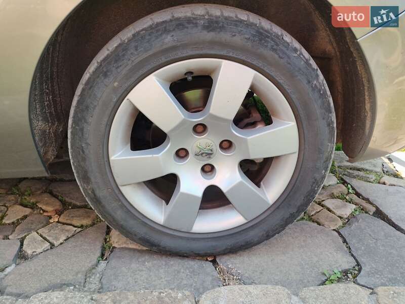Мікровен Peugeot 5008 2013 в Львові