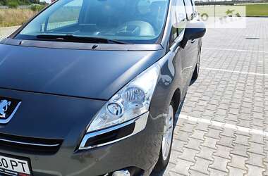 Микровэн Peugeot 5008 2010 в Львове