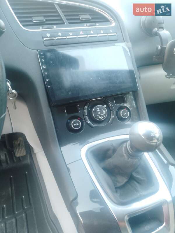 Микровэн Peugeot 5008 2010 в Харькове