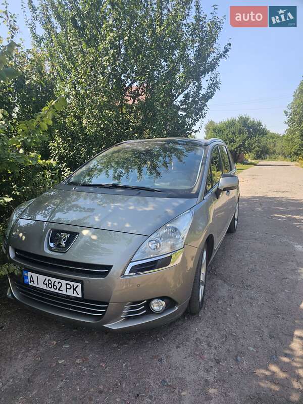 Микровэн Peugeot 5008 2010 в Носовке