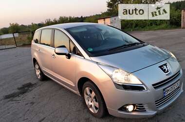 Мікровен Peugeot 5008 2010 в Мені