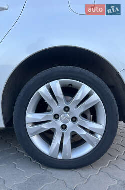 Микровэн Peugeot 5008 2015 в Ковеле