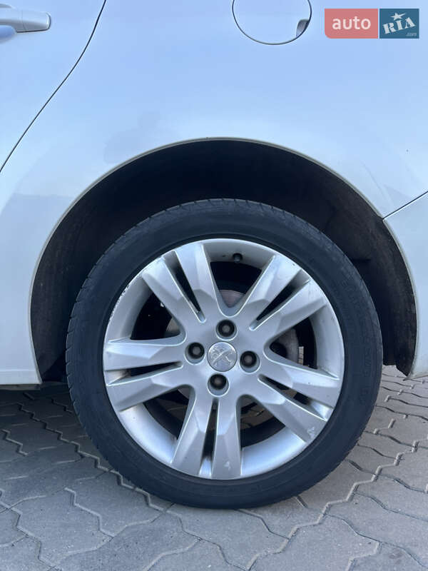 Микровэн Peugeot 5008 2015 в Луцке