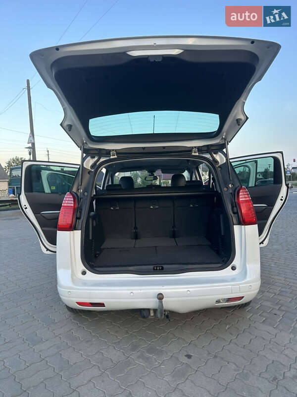 Микровэн Peugeot 5008 2015 в Луцке