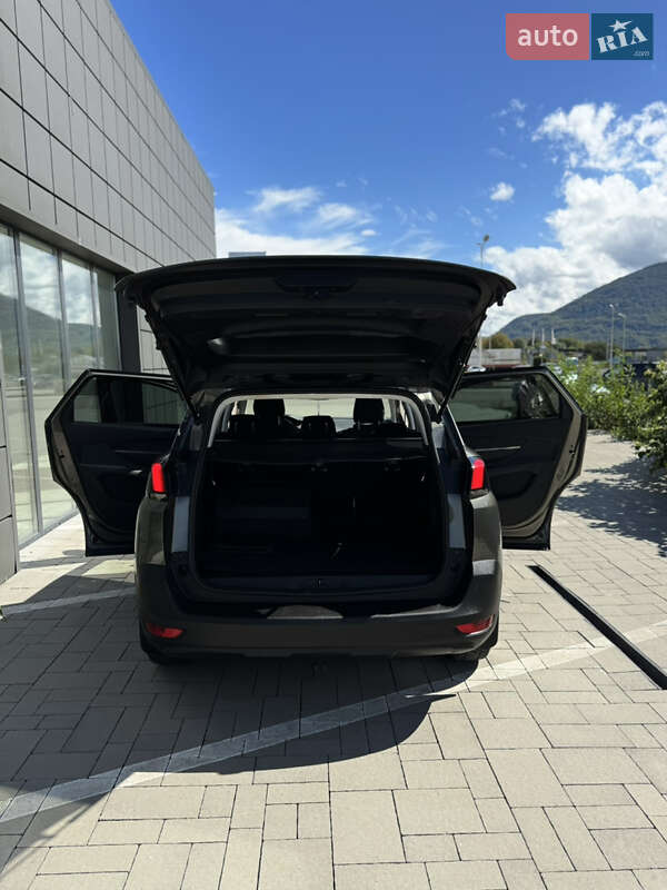 Внедорожник / Кроссовер Peugeot 5008 2017 в Тячеве фото 6 Внедорожник / Кроссовер Peugeot 5008 2017 в Тячеве