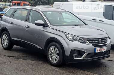 Внедорожник / Кроссовер Peugeot 5008 2017 в Ровно