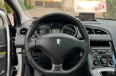 Мікровен Peugeot 5008 2012 в Стрию